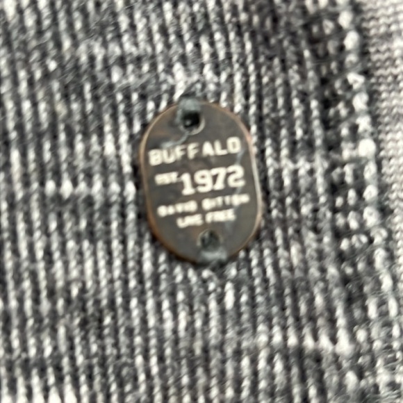 Buffalo Men's Grey Long Sleeve Henley size large - Picture 8 of 12